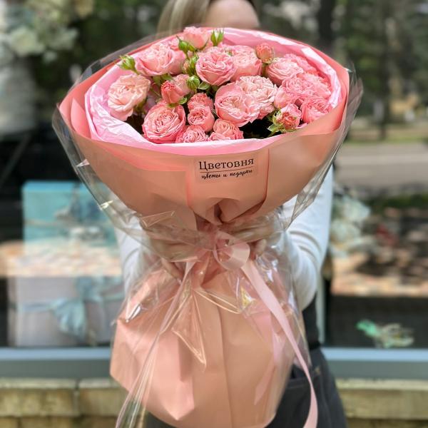 Букет из кустовой пионовидной розы "Королевский каприз"