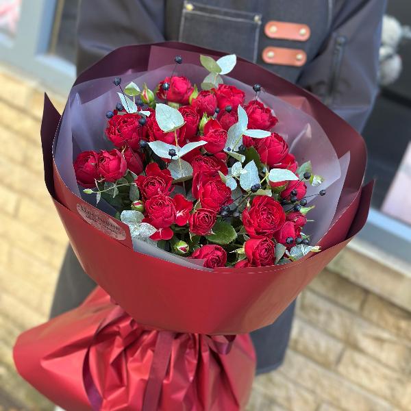 Букет из кустовых роз "Бархатный сезон"
