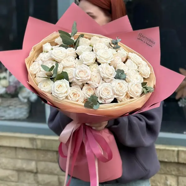 Букет из кустовых пионовидных роз "Сахарный взрыв"