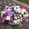 Корзина цветов "Робкий поцелуй"
